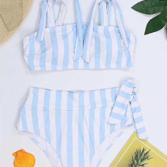 👙 Blue & White Bikini Set! - Picture 3 of 10